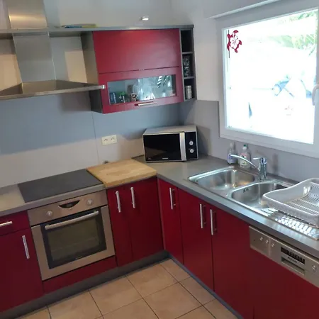 Le Brigantin, Mitoyenne De 68m2 Avec Terrasse, Jardinet Et Petit Garage Villa