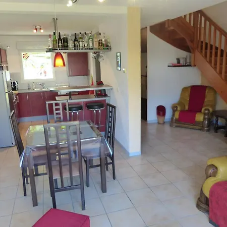 Le Brigantin, Mitoyenne De 68m2 Avec Terrasse, Jardinet Et Petit Garage Villa